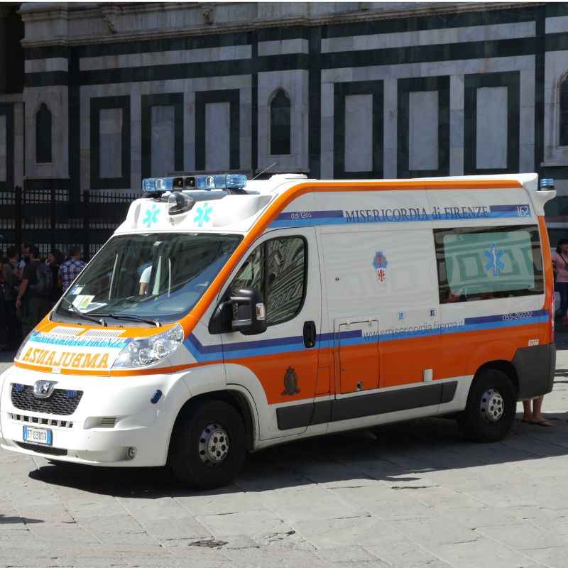 अॅम्ब्युलन्स — Ambulance