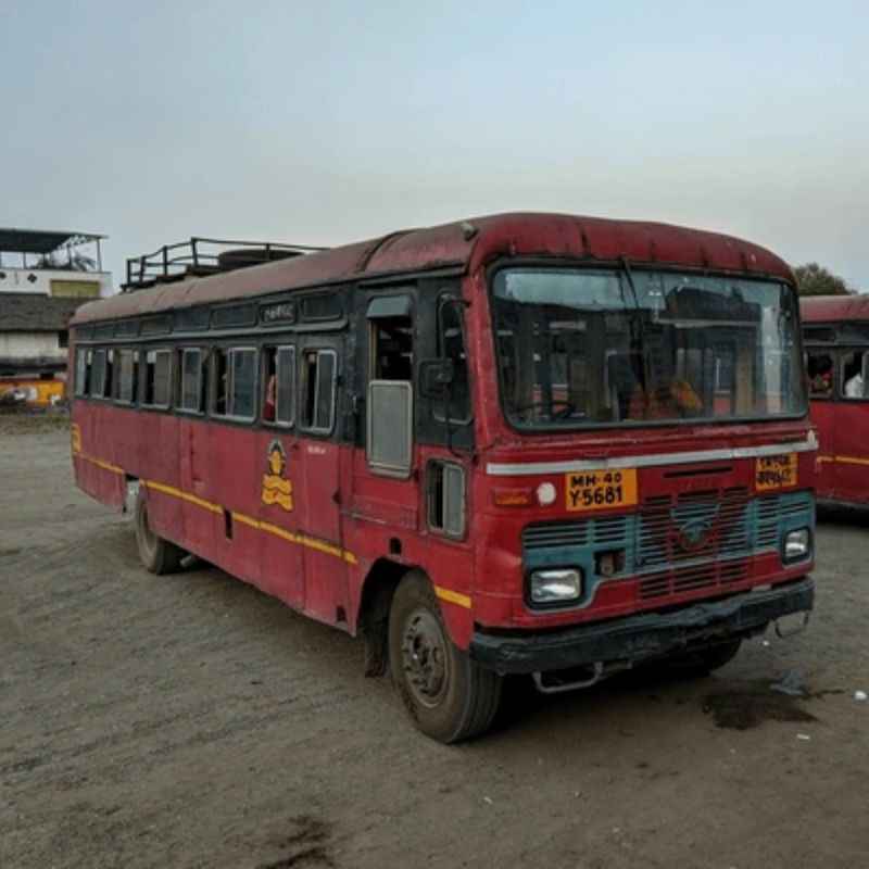 बस — Bus